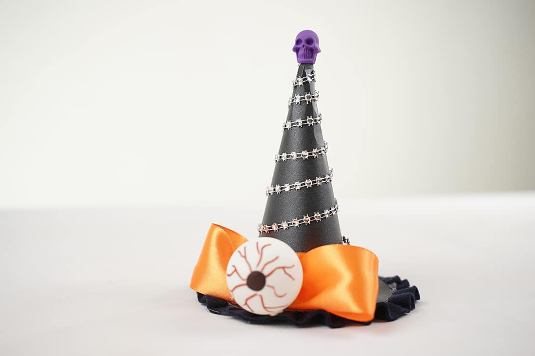 Witches hat chocolate favor
