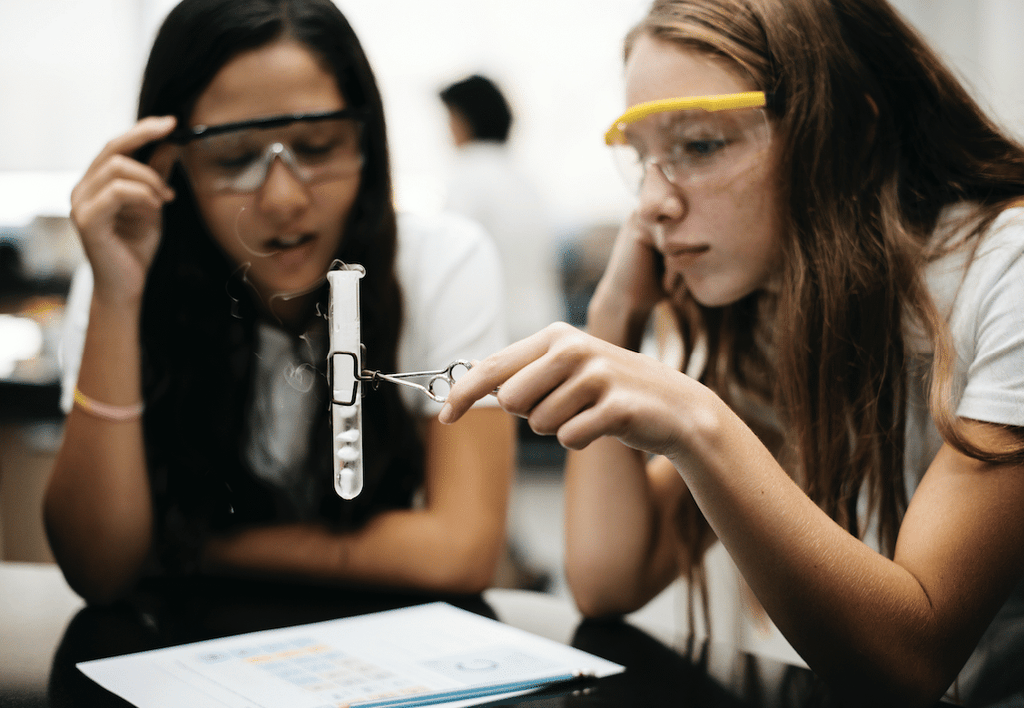 How to Encourage STEM Interest in Girls That are in Your Troop